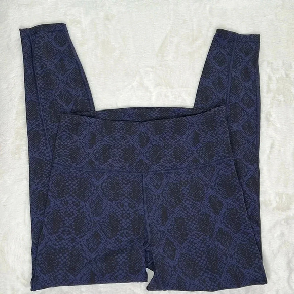 Athleta Ultimate 7/8 Tight Snake Print Blue Size XS - Picture 5 of 10